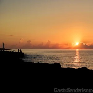 Faro de Irta al amanecer, en Alcossebre, Castellón