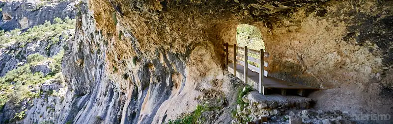 Ruta senderismo de los 6000 escalones en La Vall de Laguart en Alicante