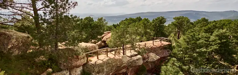 Vistas desde el mirador de Peña la Cruz en Sierra de Albarracín en Teruel